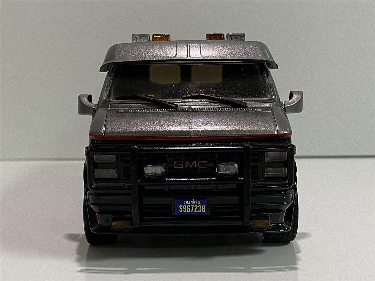 Greenlight 1:24 Hollywood - The A-Team - 1983 GMC Vandura,colors may vary